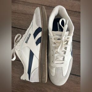 Reebok Men's Cream and Navy Sneakers